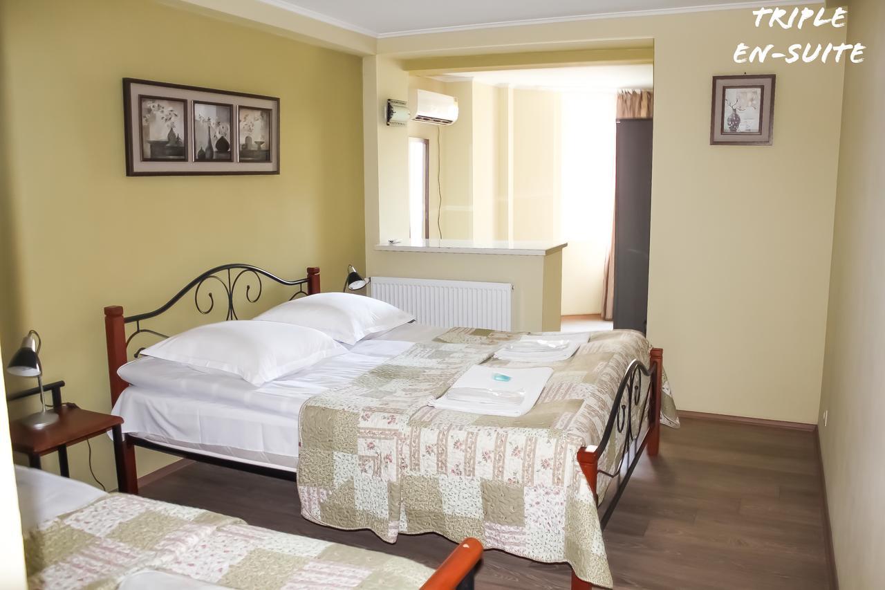 Red Fox Guesthouse Tbilisi Luaran gambar